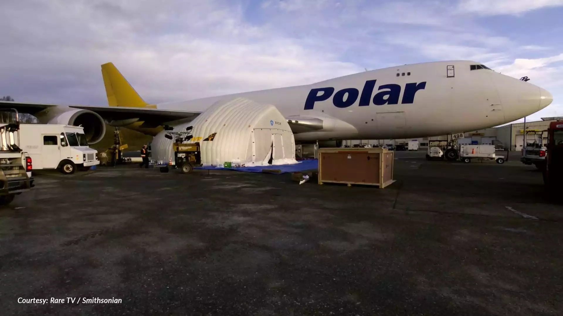 iceairport-alaska-engine-change-747-igloo